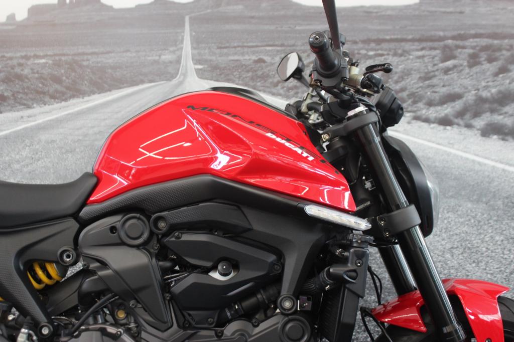DUCATI MONSTER 937cc