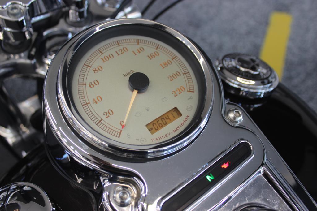 HARLEY-DAVIDSON DYNA SUPER GLIDE CUSTOM