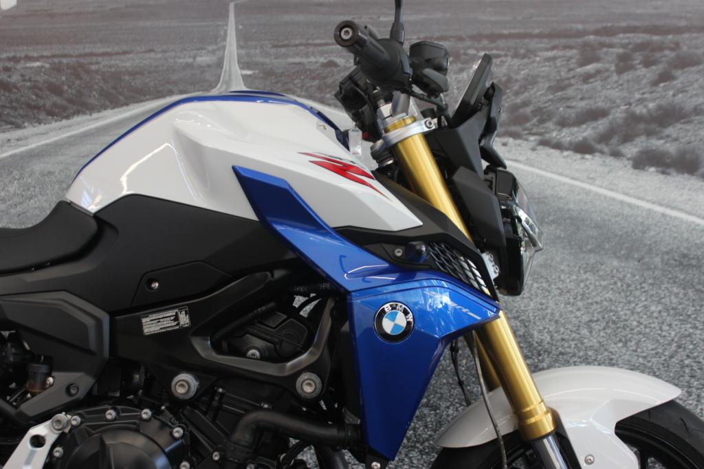 BMW F 900 R Sport Plus