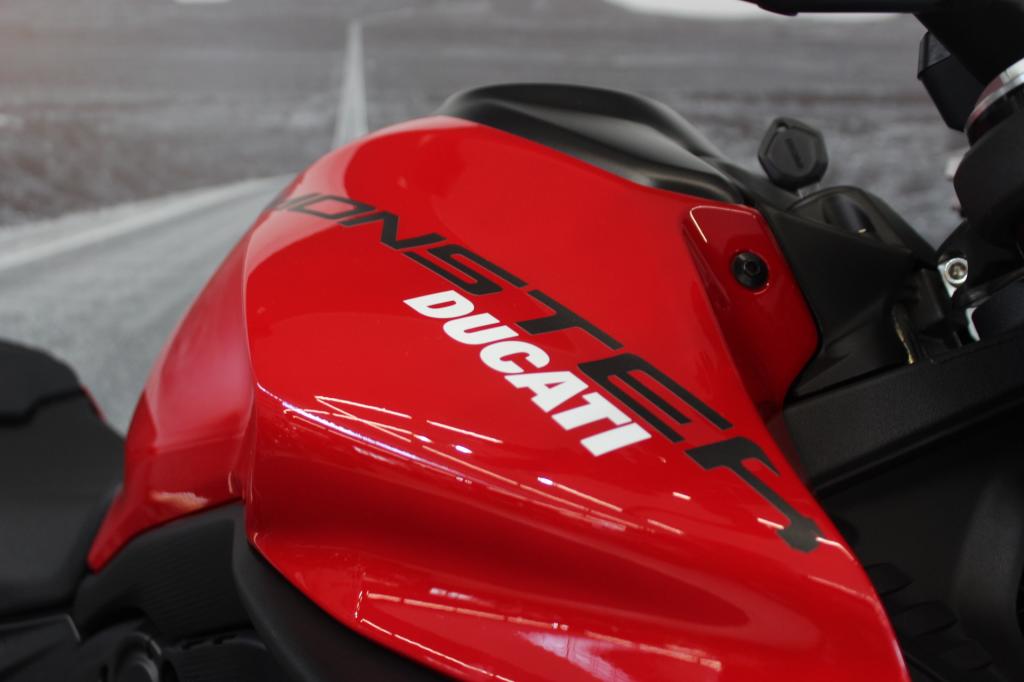 DUCATI MONSTER 937cc