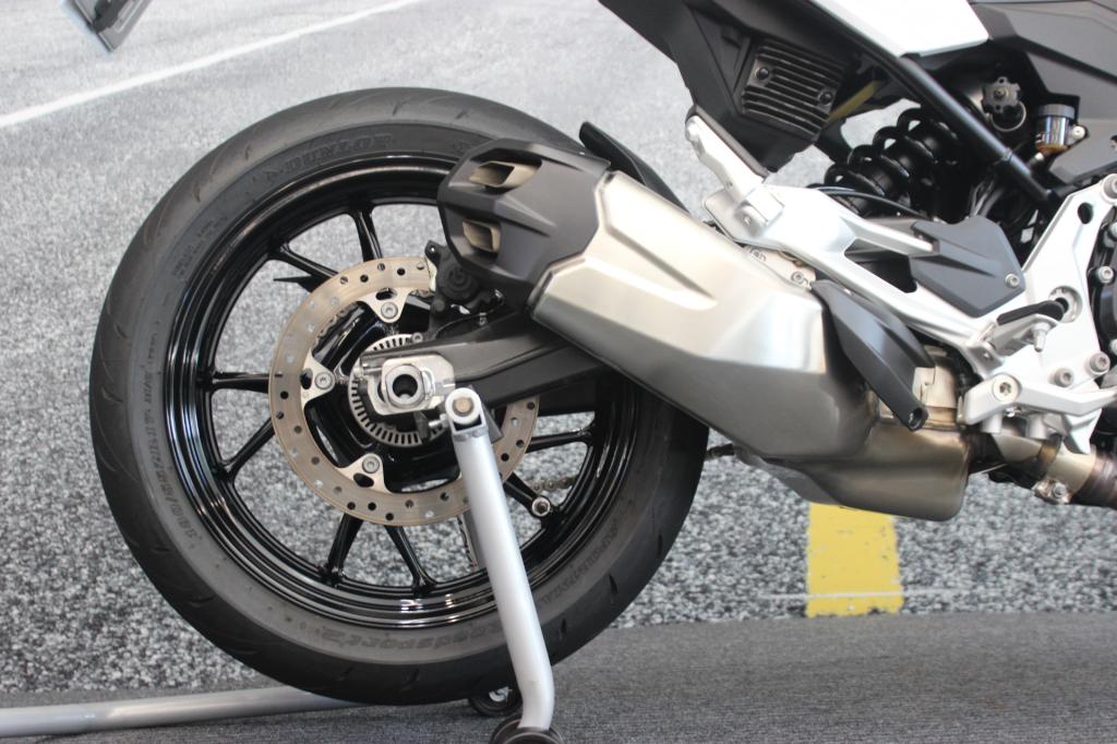 BMW F 900 R Sport Plus