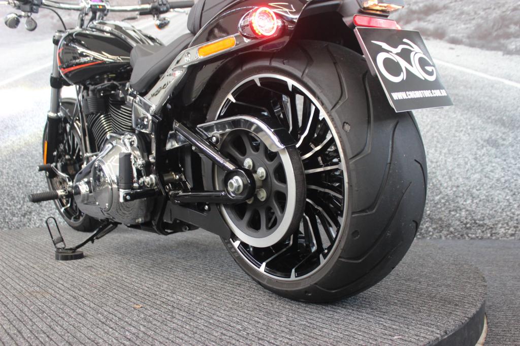 HARLEY-DAVIDSON BREAKOUT 117 FXBR