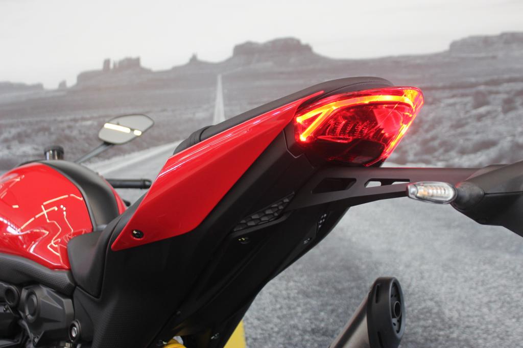 DUCATI MONSTER 937cc