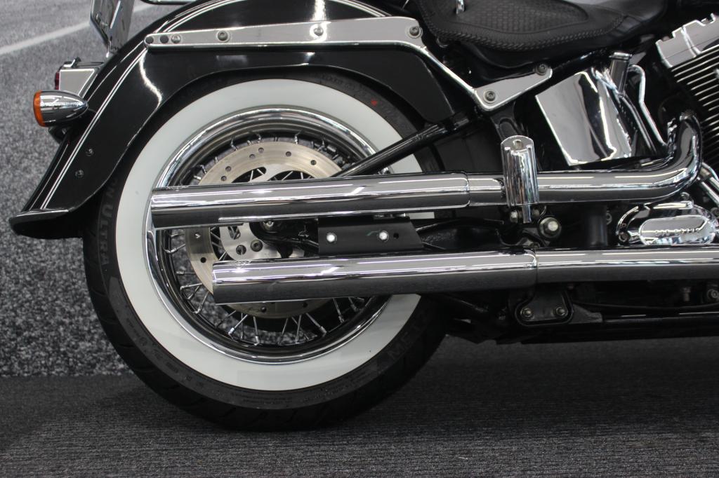 HARLEY-DAVIDSON SOFTAIL DELUXE  FLSTN