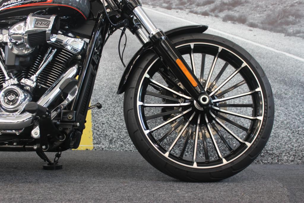HARLEY-DAVIDSON BREAKOUT 117 FXBR