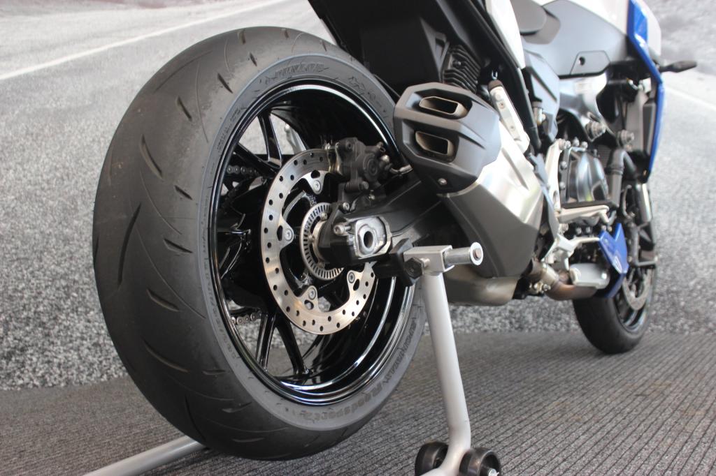 BMW F 900 R Sport Plus