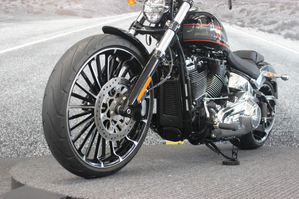 HARLEY-DAVIDSON BREAKOUT 117 FXBR